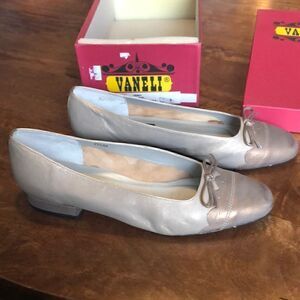 Vaneli Farren Opal Napa/LED Vintage size 7.5M
